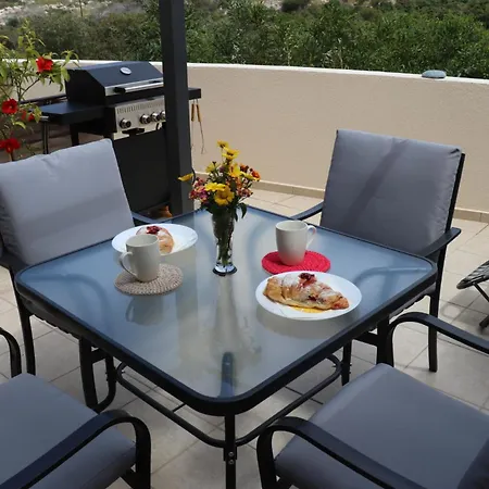Apartament Polyxenia River Garden 3 *